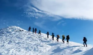 ۱۰ نکته برای گرم ماندن در کوهپیمایی های زمستانی