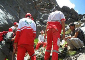 جسد مرد یاسوجی از صخره ها به پایین انتقال یافت