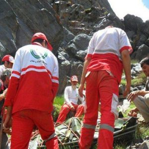 جسد مرد یاسوجی از صخره ها به پایین انتقال یافت