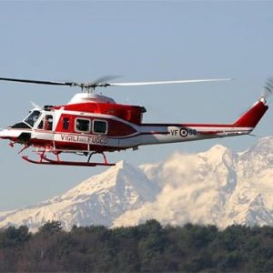 بالگرد هلال احمر برای نجات حادثه دیدگان کوهستان کنگان اعزام شد