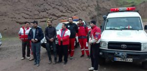 تلاش ۶ ساعته امدادگران زنجان برای نجات ۳ جوان مفقود شده در ارتفاعات طارم: