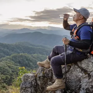 اهمیت آب در کوهنوردی|هیدراتاسیون در کوه