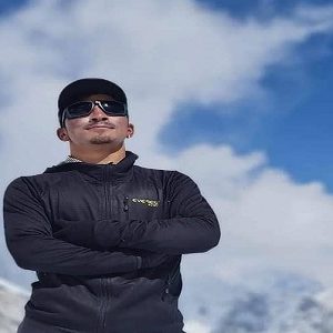 گلجه شرپا موفق به صعود قله کانچن چونگا شد