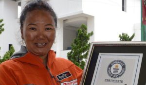 کوهنورد زن نپالی برای دهمین‌بار برفراز «اورست»