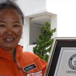 کوهنورد زن نپالی برای دهمین‌بار برفراز «اورست»