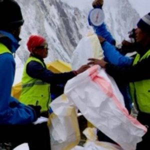 ۳۳ هزار و ۸۷۷ کیلو زباله جمع‌آوری شده از ارتفاعات ۸هزاری