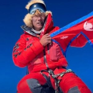 سانو شرپا کوهنورد تاریخ ساز نپالی، به صعود 14 قله بالای 8000متر برای بار دوم نزدیک شد