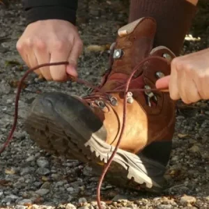 آموزش بستن کفش کوهنوردی | ترفند نحوه گره زدن کفش کوه