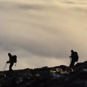 تاثیر کوهنوردی بر شکم و پهلو