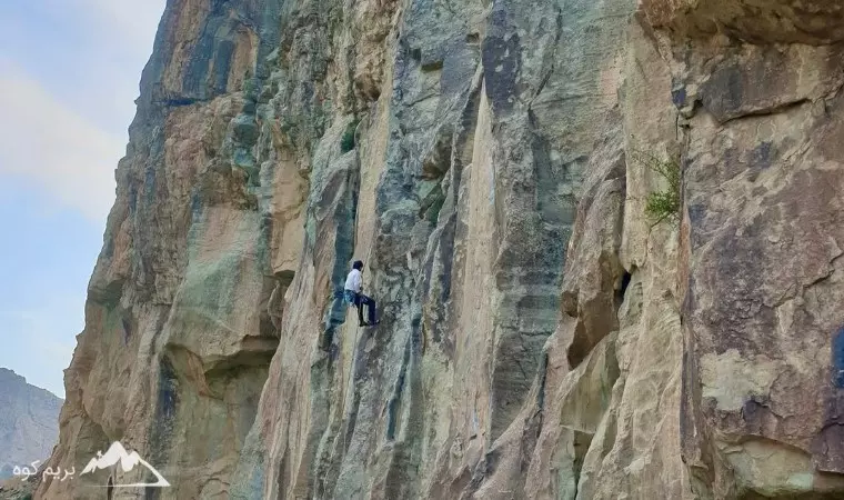 دیواره پل خواب کجاست