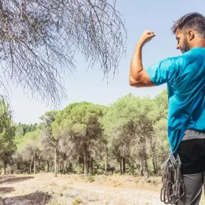 15 فواید کوهنوردی در بدنسازی (ساخت بدنی قوی و خوش‌فرم)